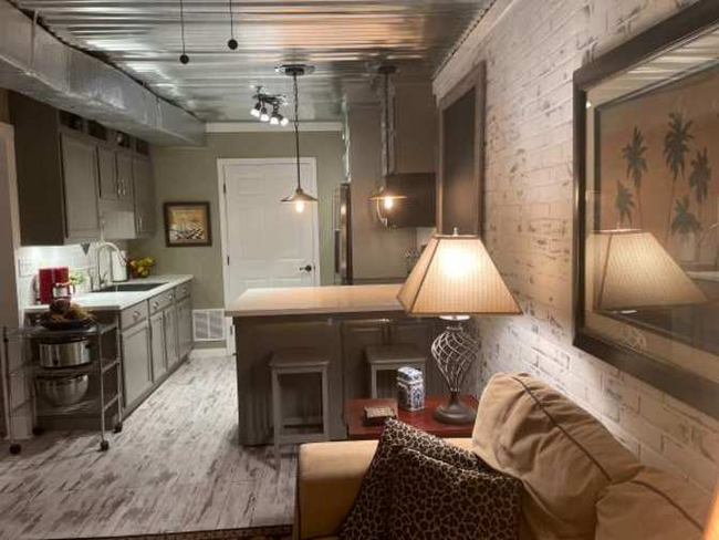 Photo - 937 Edgewater Cir