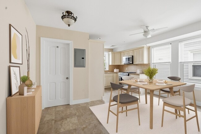 Photo - 168 Woodside Ave Unit 2