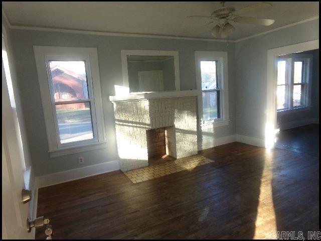 Photo - 1024 Park Dr