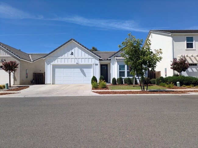 Photo - 2042 N Hughes Ave