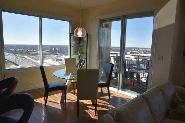 Apartments For Rent In San Antonio Tx Forrent Photo 215 Center St Unit 1607