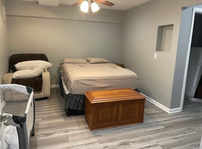 Photo - 220 Drumcliff Ct