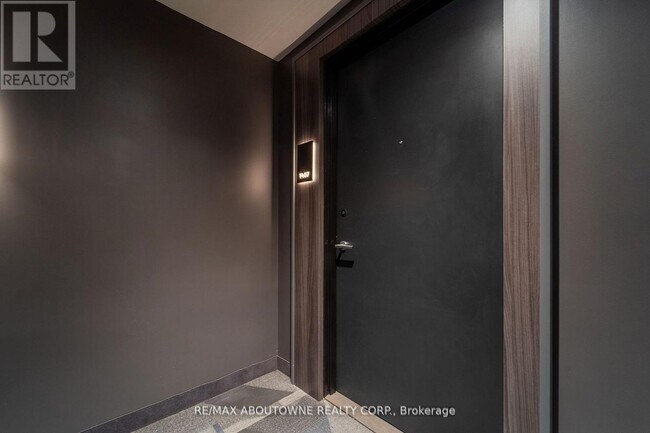 Photo - 5 Wellington St S Unit 1407