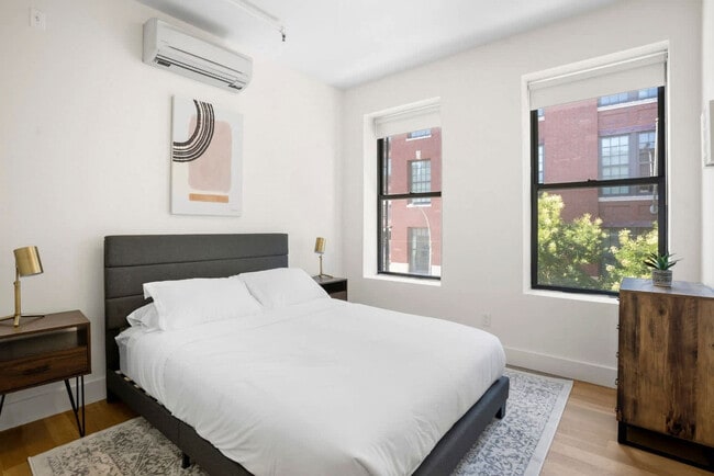 Photo - 517 W 45th St Unidad ID1224964P