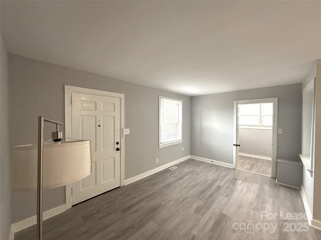 Photo - 1142 Mona Dr