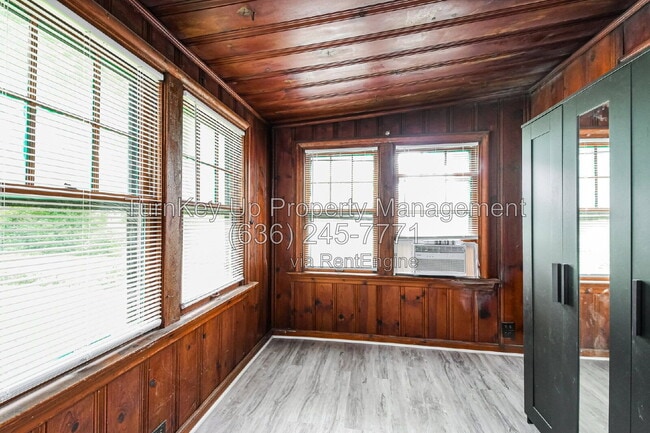 Photo - 6997 Edison Ave