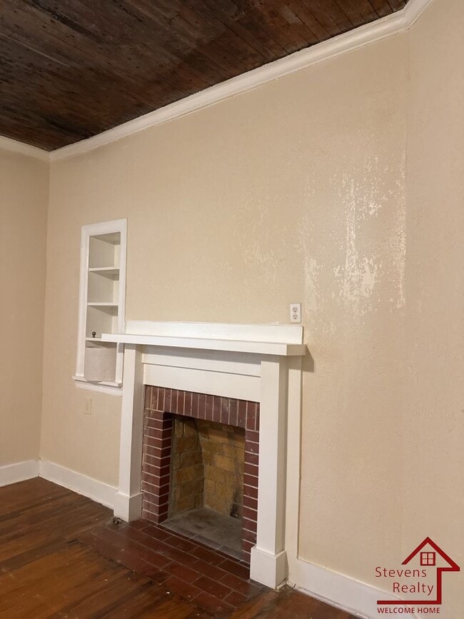 Photo - 117 N Main St