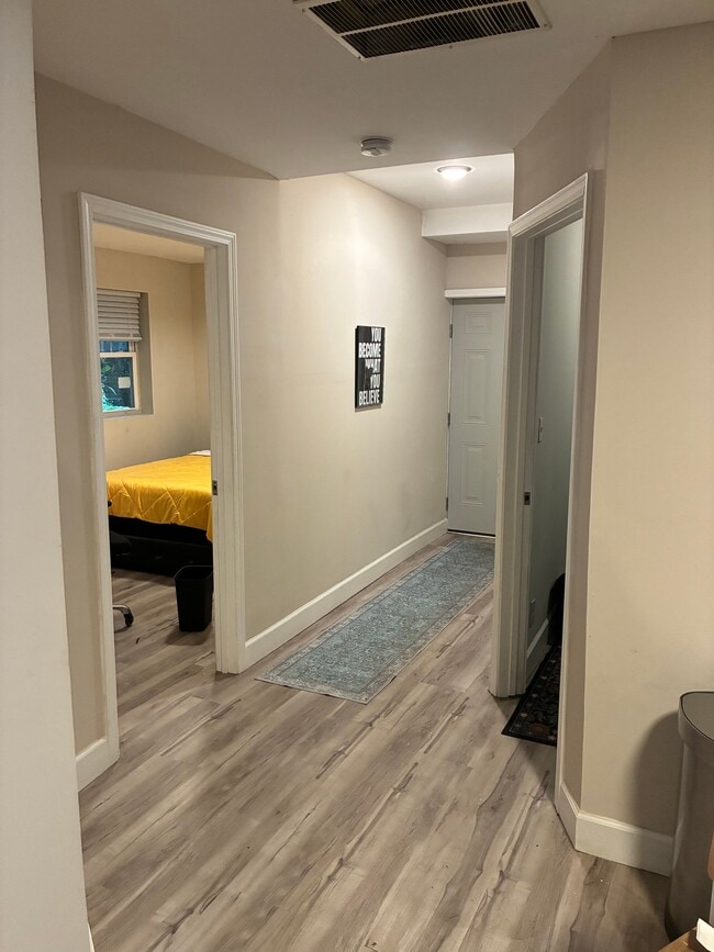 Photo - 1034 Ira St SW