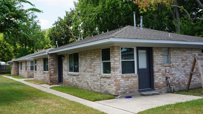 Building Photo - 604 Wilson Rd