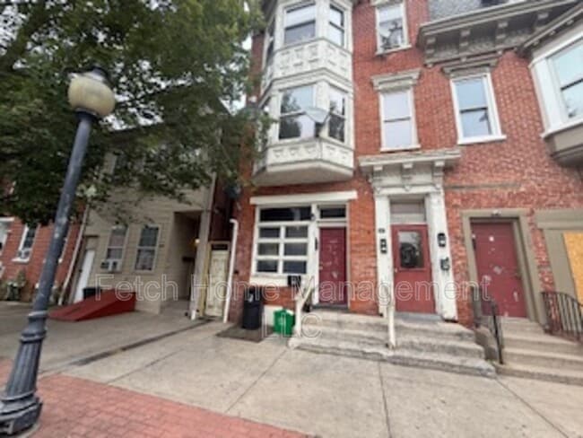 Building Photo - 347 S George St Rental