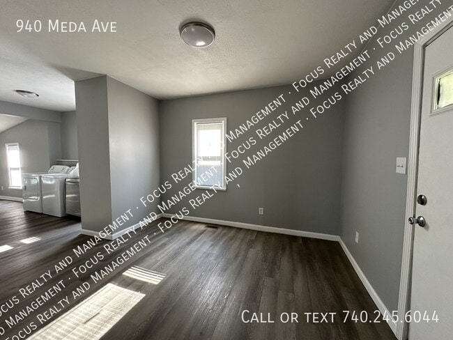 Photo - 940 Meda Ave