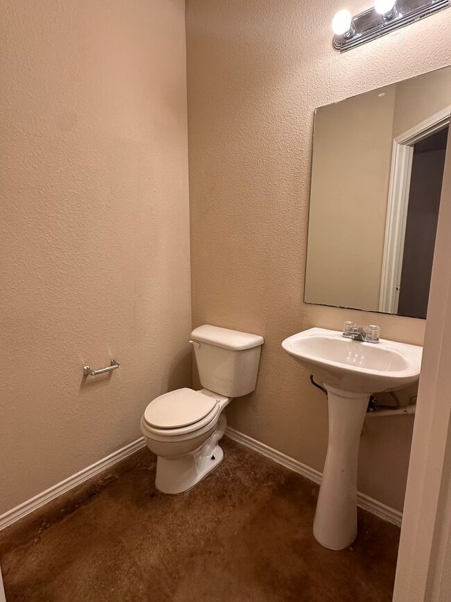 Photo - Townhouse available for IMMEDIATE move in