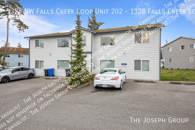 Building Photo - 1328 NW Falls Creek Loop Unit 1328 Falls Creek Loop #202 Oak Harbor