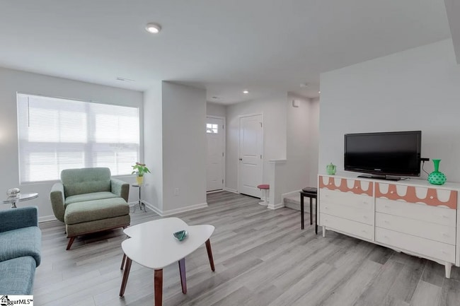 Photo - 565 Hampton Townes Dr