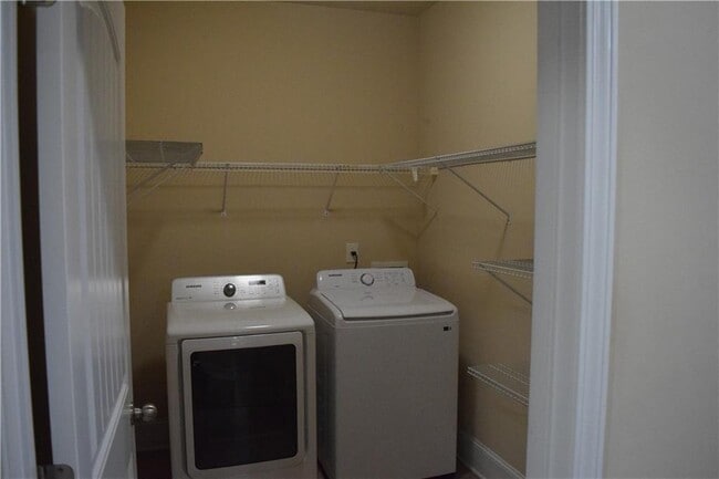 Photo - 480 Meadow Hill Dr