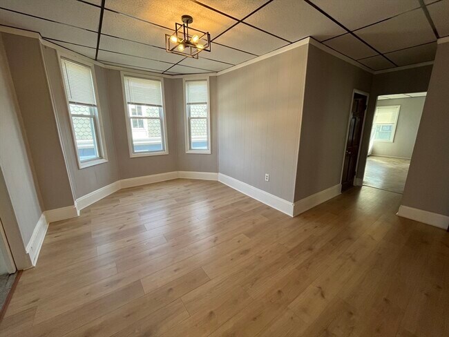 Building Photo - 14 Washburn St Unit 3 Rental