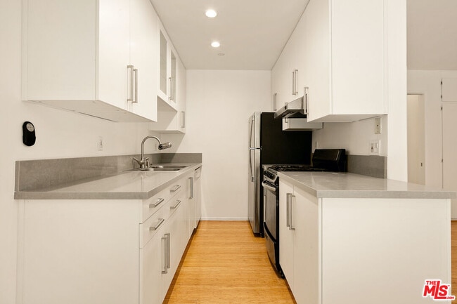 Photo - 2311 4th St Unit 114