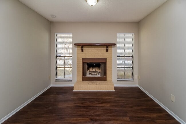 Photo - 1240 Crossfield Dr