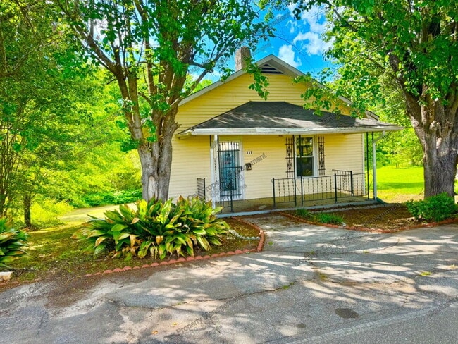 Photo - 311 Lakeside Dr