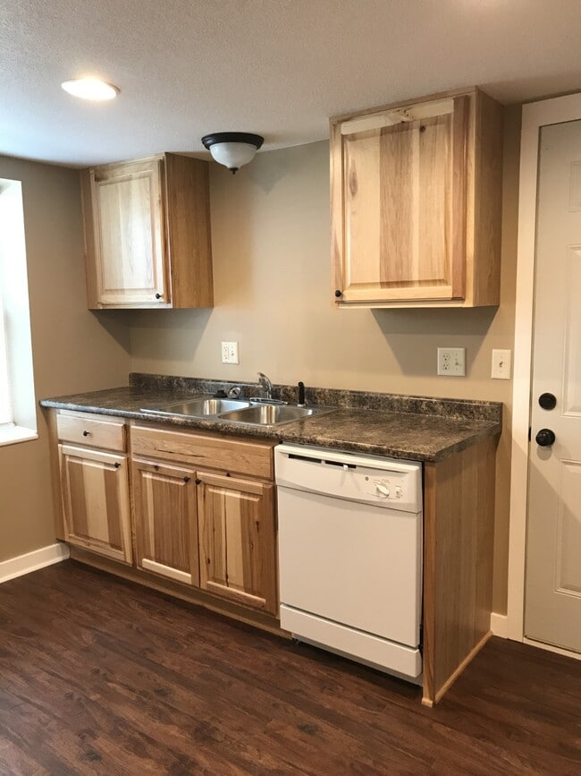 Fotografía del edificio - 621 Bluemont Ave