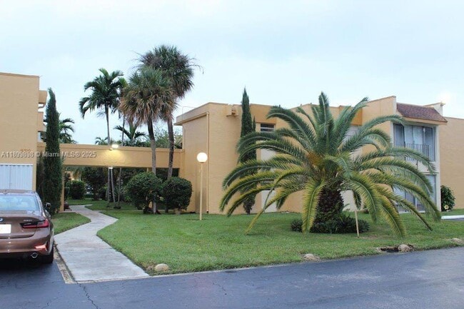 Photo - 9370 W Flagler St Unidad 205B
