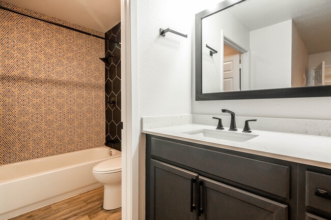 1BR, 1BA - 496SF - Tramor at Hunter's Glen