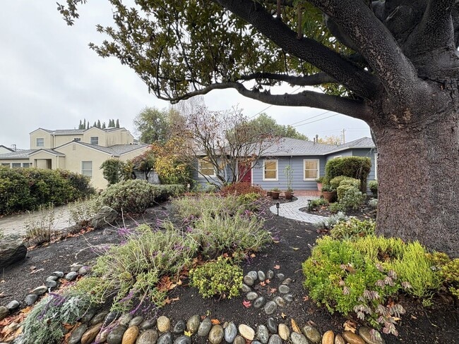 Photo - Beautifully Updated 4BD/2BA Single-Family Home in Palo Alto