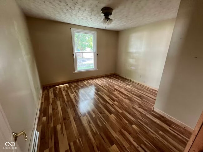 Photo - 448 W King St