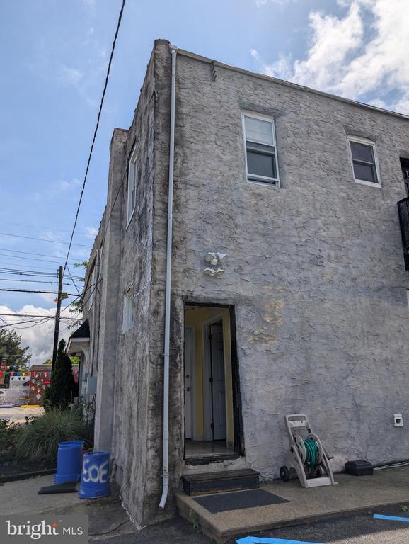 Building Photo - 301 W Evesham Rd Rental