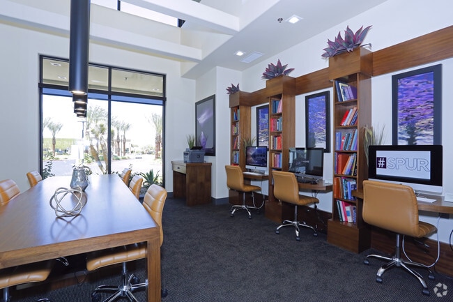 Clubhouse e Lounge - Spur