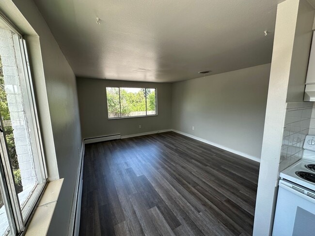 Photo - Updated 1 bedroom/1 bath in Edgewater! 1st floor Unit! Secure Building- Off Street Parking Unit 6