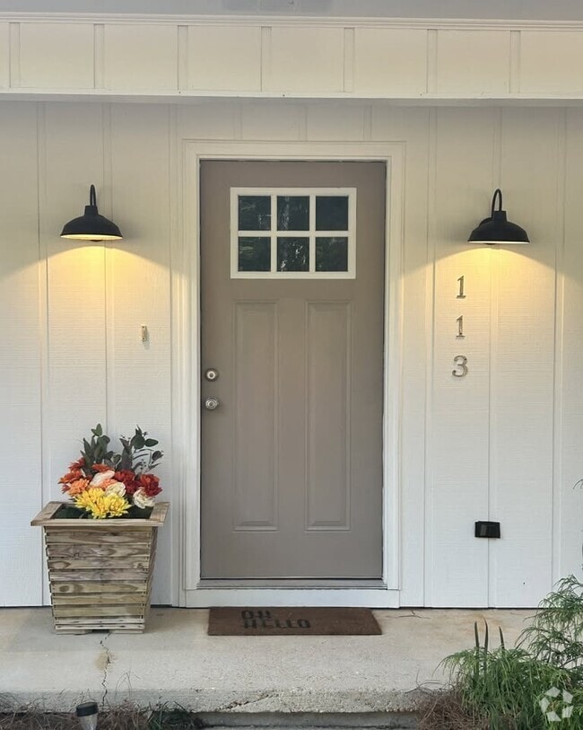 Front door - 113 Penny Ln Rental