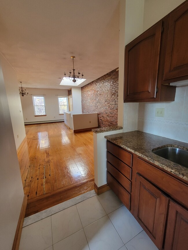 Building Photo - 67 Baldwin St Unit 3