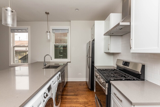 Photo - 2045 N Wolcott Ave Unit 2R