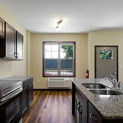 Photo - 902 Menomonie St