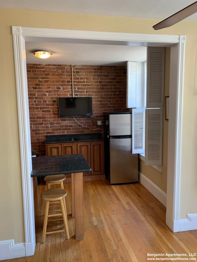 Photo - 48 Hereford St Unit 3