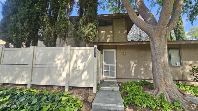 Building Photo - 28657 Conejo View Dr Rental