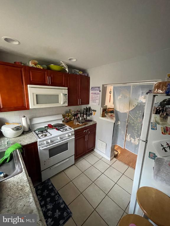 Photo - 2053 Sigel St