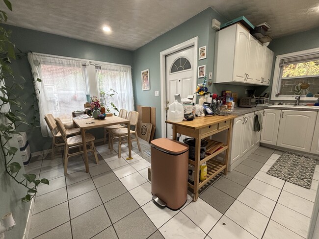 Photo - 504 Washington St Apartment