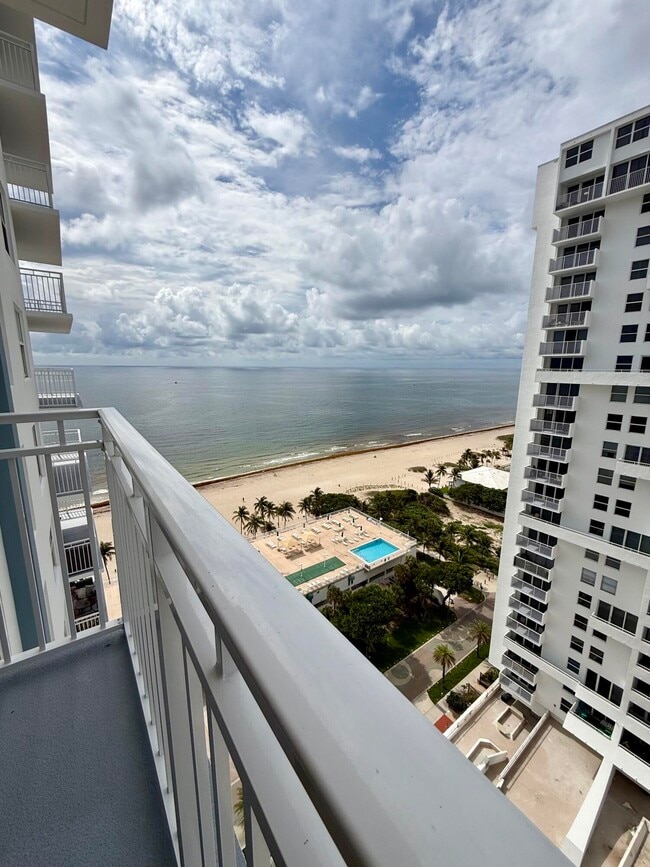 Photo - 101 Briny Ave Unidad 2204