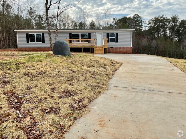 Building Photo - Doublewide Home  For Rent is Iron Station, NC