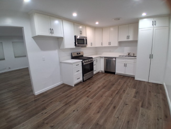 Building Photo - 18517 Towne Ave Rental