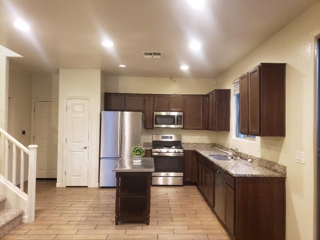 Building Photo - 5750 W Raymond St