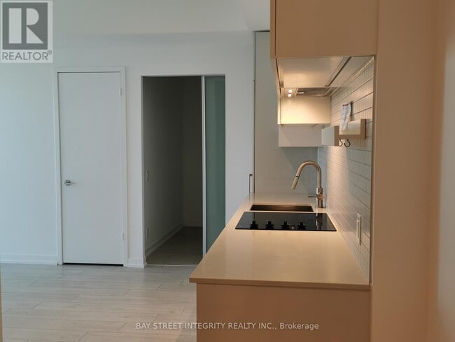 Photo - 898 Portage Pkwy Unité 5112