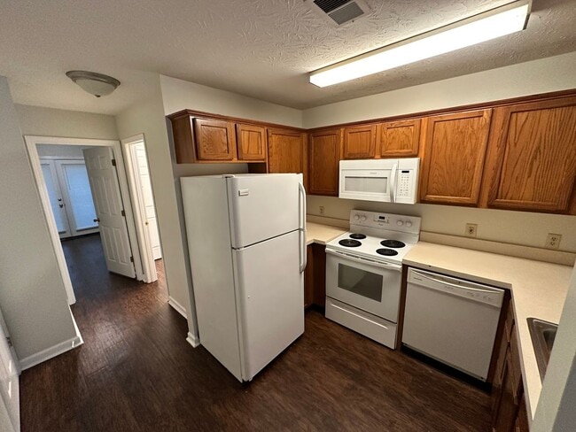 Photo - Beautiful Townhouse! All Electric, Washer/Dryer Included! Off-Street Parking, Convenient Location
