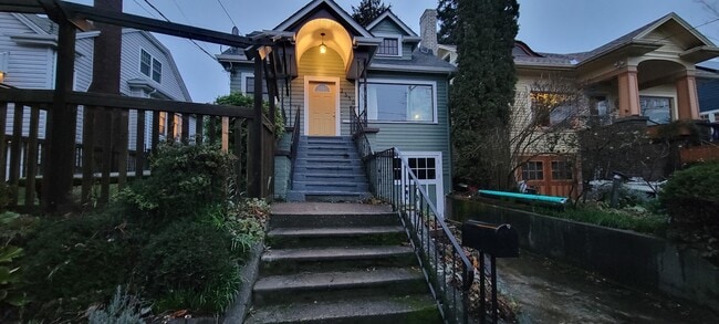 Photo - 2340 30th Ave S