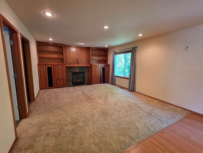 Photo - 1080 Heron Ridge Ave