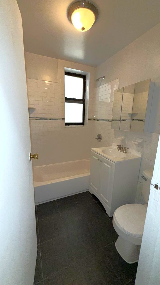 Photo - Hill Manor - Renovated Apartments Near Train Station