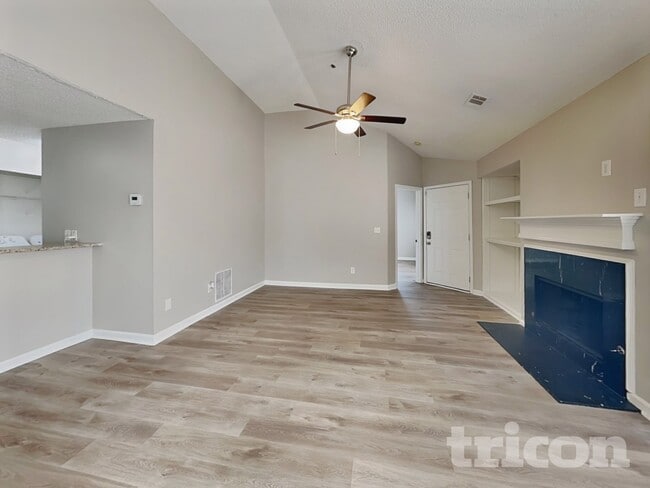 Photo - 3547 Lehigh Way