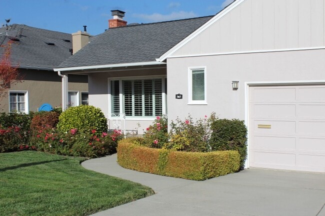 Photo - Charming Baywood Knolls Home  in San Mateo